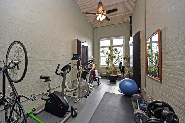 1615 Chase Avenue, Cincinnati, OH 45223