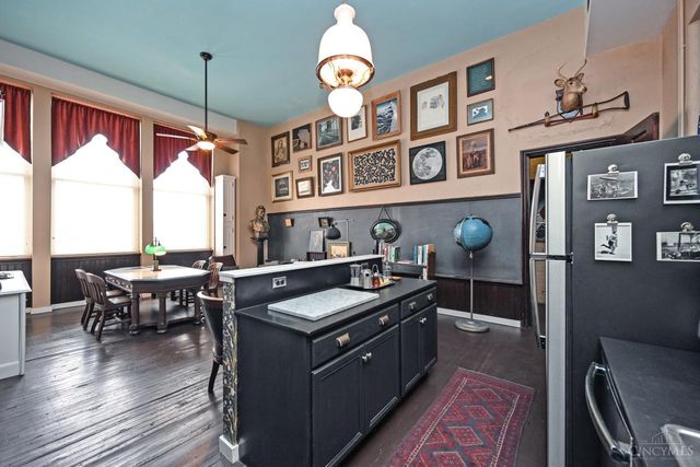 1615 Chase Avenue, Cincinnati, OH 45223