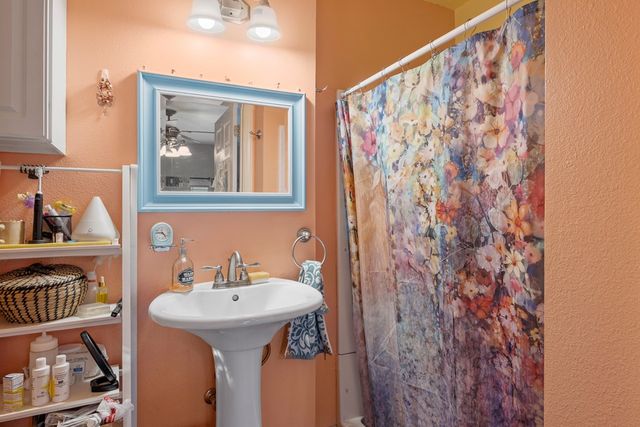 511 Harper St, Kerrville, TX 78028