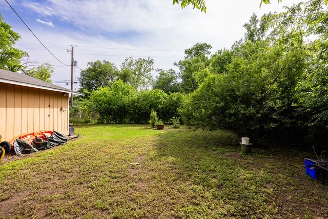511 Harper St, Kerrville, TX 78028