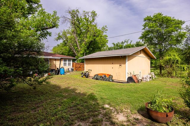 511 Harper St, Kerrville, TX 78028