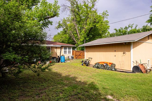 511 Harper St, Kerrville, TX 78028