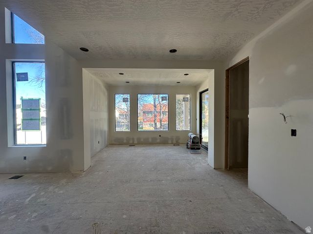 23 E 1500 S, Farmington, UT 84025