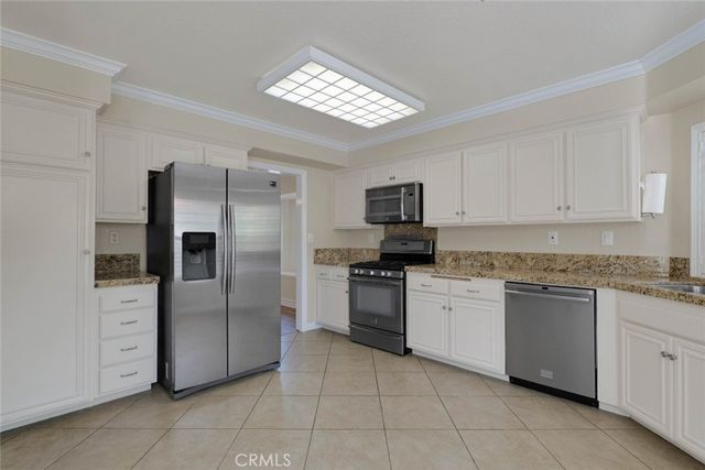 1820 Suntree Lane, Simi Valley, CA 93063