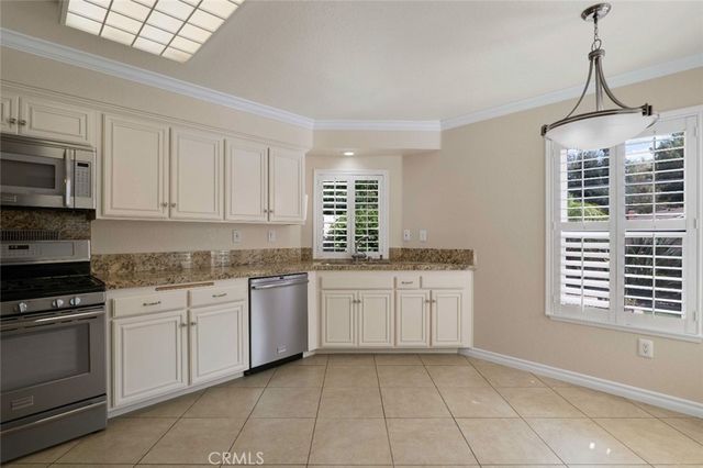 1820 Suntree Lane, Simi Valley, CA 93063