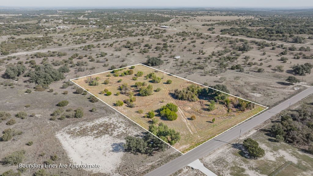 121 Gilmore Court, Lipan, TX 76462