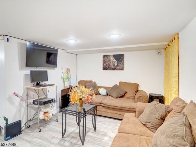 11 Tichenor Ter, Irvington Twp., NJ 07111