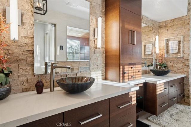 26855 Pine Cliff Place, Valencia, CA 91381