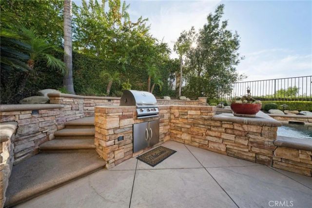 26855 Pine Cliff Place, Valencia, CA 91381