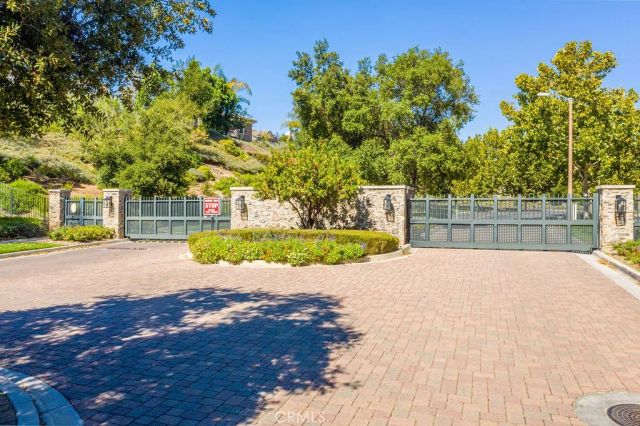 26855 Pine Cliff Place, Valencia, CA 91381
