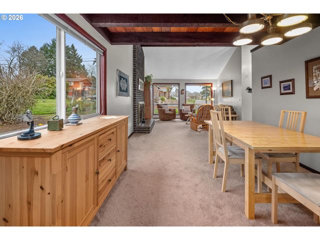 8825 Sw SORRENTO Rd, Beaverton, OR 97008