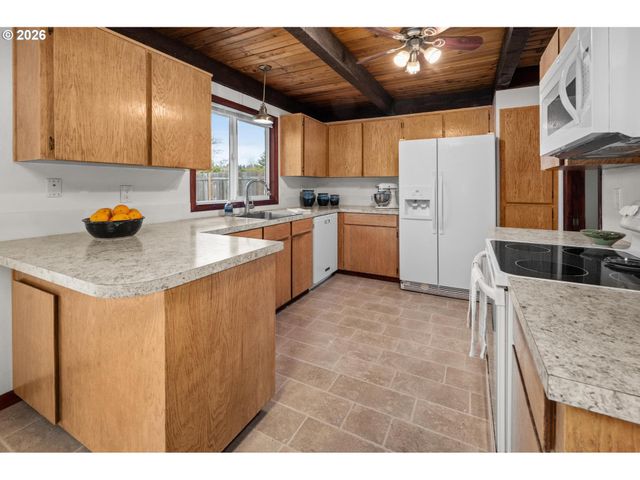 8825 Sw SORRENTO Rd, Beaverton, OR 97008