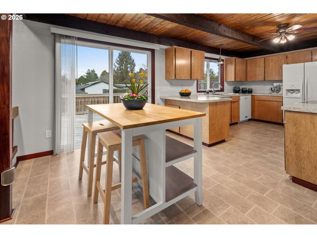 8825 Sw SORRENTO Rd, Beaverton, OR 97008