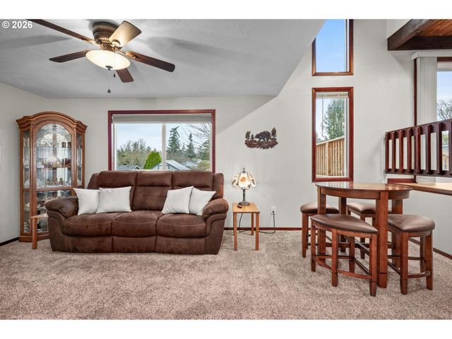 8825 Sw SORRENTO Rd, Beaverton, OR 97008