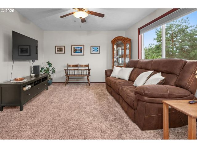 8825 Sw SORRENTO Rd, Beaverton, OR 97008