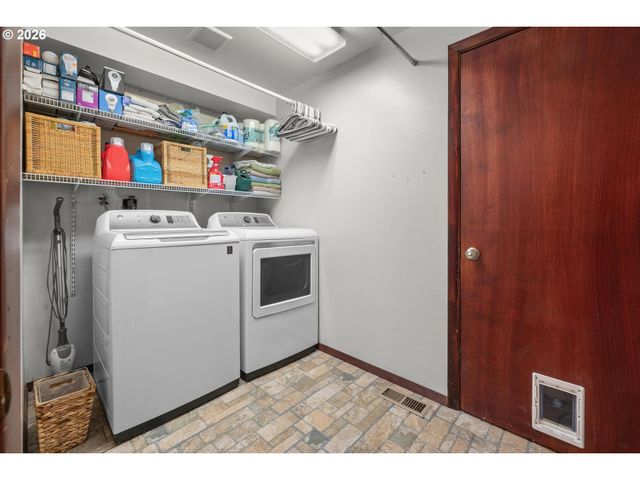 8825 Sw SORRENTO Rd, Beaverton, OR 97008