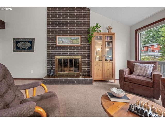 8825 Sw SORRENTO Rd, Beaverton, OR 97008