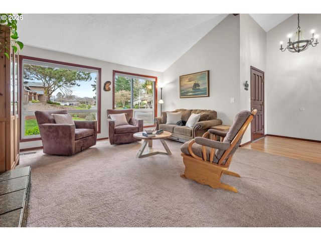 8825 Sw SORRENTO Rd, Beaverton, OR 97008