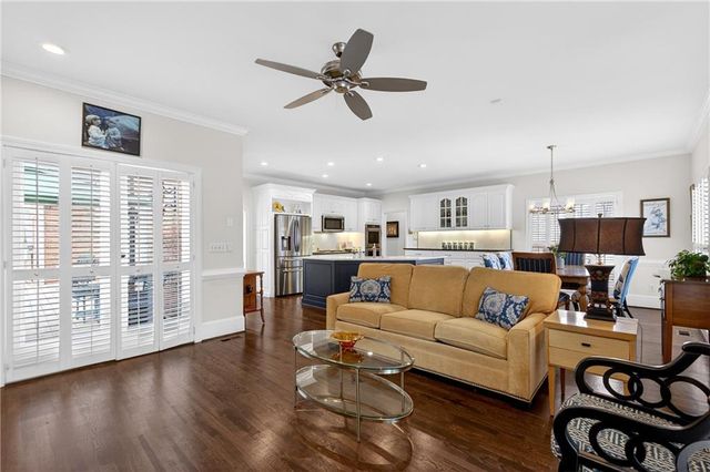 464 Manor Oak SE Lane, Marietta, GA 30067