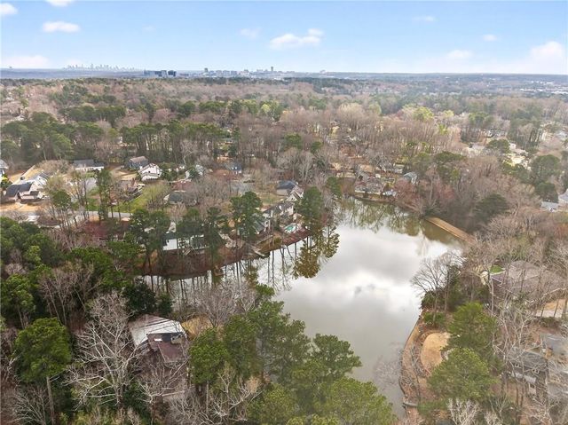 464 Manor Oak SE Lane, Marietta, GA 30067