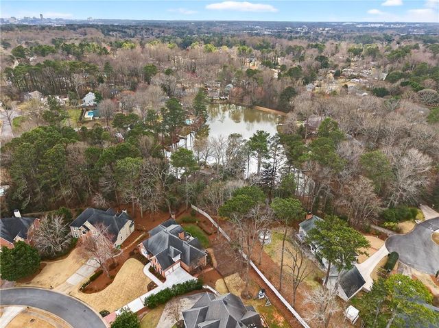 464 Manor Oak SE Lane, Marietta, GA 30067