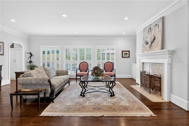 464 Manor Oak SE Lane, Marietta, GA 30067