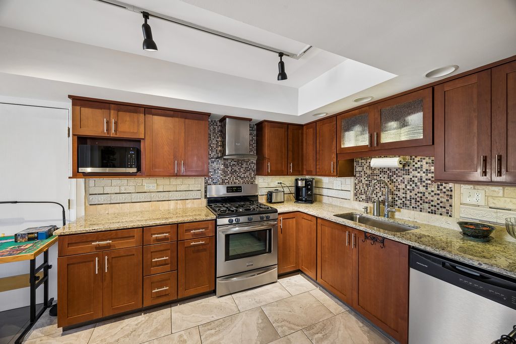 8350 W Addison Street 301, Chicago, IL 60634 — photo 5