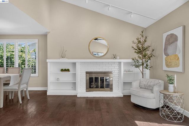 7776 Knollbrook Dr, Pleasanton, CA 94588