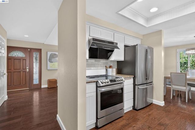 7776 Knollbrook Dr, Pleasanton, CA 94588