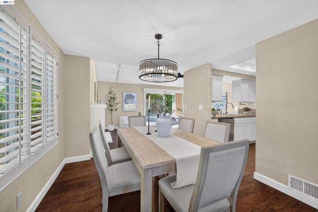 7776 Knollbrook Dr, Pleasanton, CA 94588