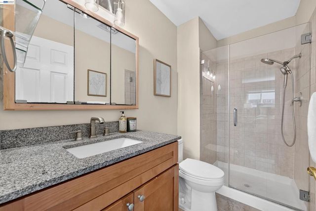 7776 Knollbrook Dr, Pleasanton, CA 94588
