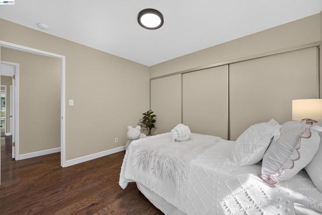 7776 Knollbrook Dr, Pleasanton, CA 94588