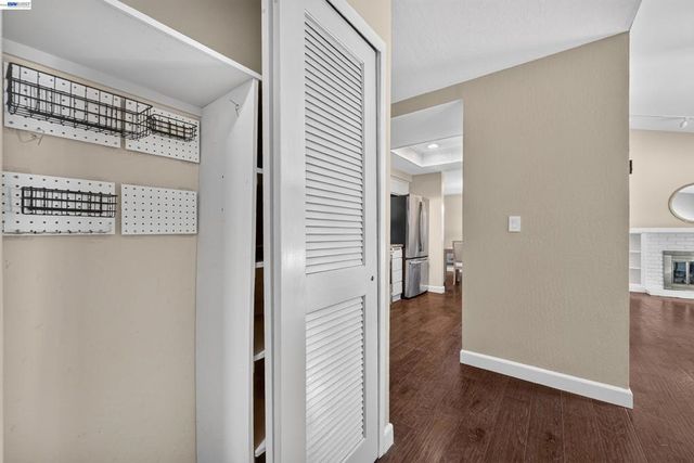 7776 Knollbrook Dr, Pleasanton, CA 94588