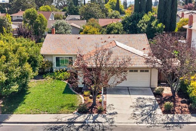 7776 Knollbrook Dr, Pleasanton, CA 94588