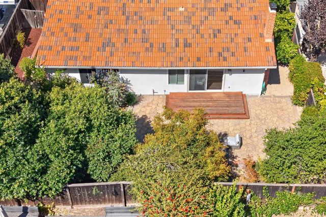 7776 Knollbrook Dr, Pleasanton, CA 94588