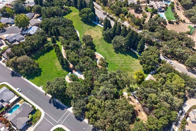 7776 Knollbrook Dr, Pleasanton, CA 94588