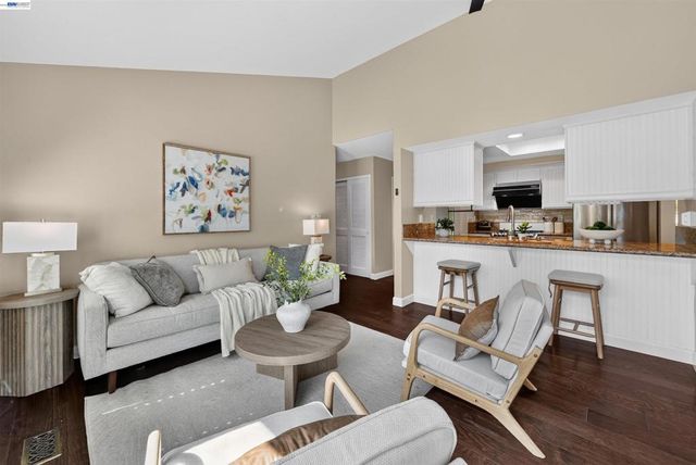 7776 Knollbrook Dr, Pleasanton, CA 94588