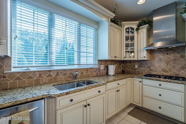 1842 Charlton Circle, Toms River, NJ 08755