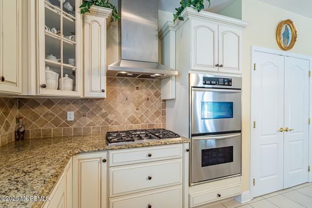 1842 Charlton Circle, Toms River, NJ 08755