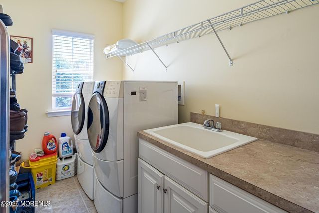 1842 Charlton Circle, Toms River, NJ 08755