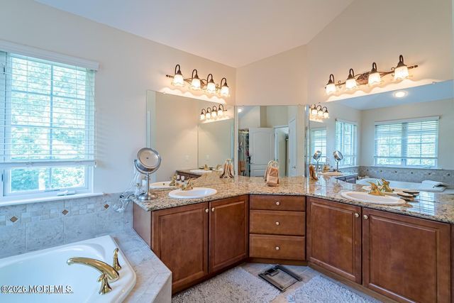 1842 Charlton Circle, Toms River, NJ 08755