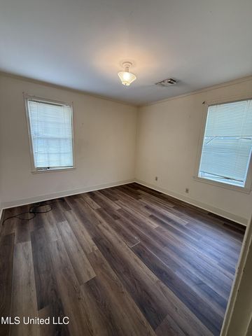 1723 Riverside Avenue, Clarksdale, MS 38614