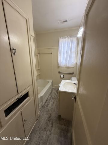 1723 Riverside Avenue, Clarksdale, MS 38614