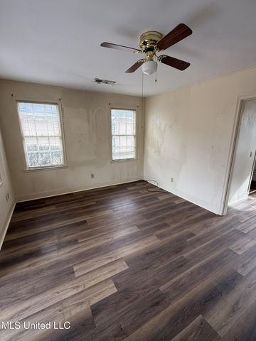 1723 Riverside Avenue, Clarksdale, MS 38614