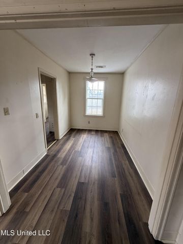 1723 Riverside Avenue, Clarksdale, MS 38614