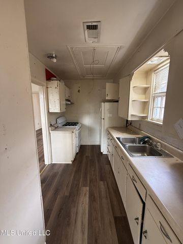 1723 Riverside Avenue, Clarksdale, MS 38614