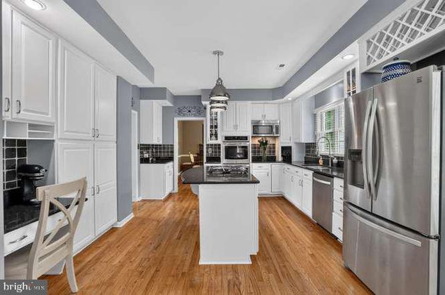7919 BRACKSFORD CT, Fairfax Station, VA 22039
