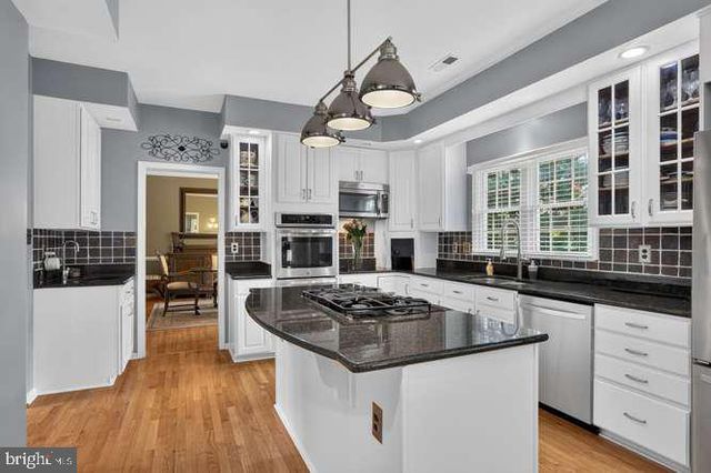 7919 BRACKSFORD CT, Fairfax Station, VA 22039
