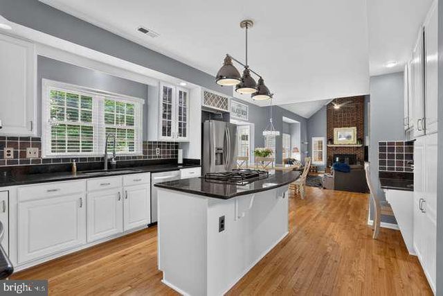 7919 BRACKSFORD CT, Fairfax Station, VA 22039