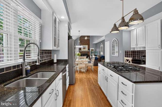 7919 BRACKSFORD CT, Fairfax Station, VA 22039